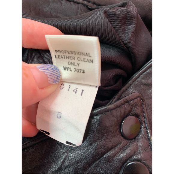 West Bay Saks Fifth Avenue Women's Black Leather Mini Skirt Size 8 - Picture 2 of 6